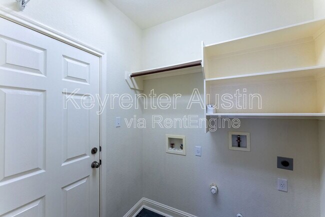 Building Photo - 1808 Village Oak Ct