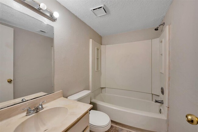 Building Photo - 6345 Cattails Ln