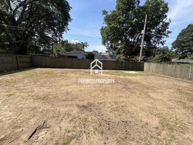 Building Photo - 1367 Bonnie Dr