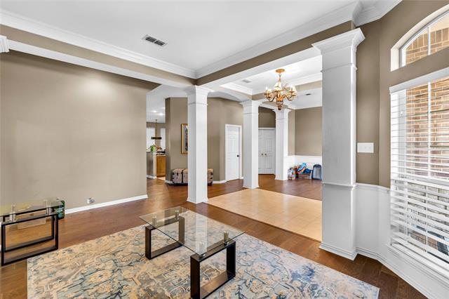 Building Photo - 4937 Bellflower Way