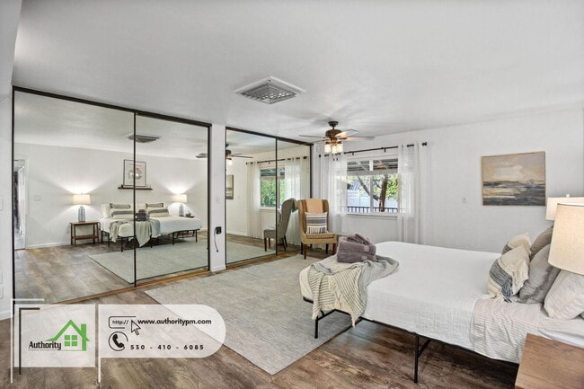 Building Photo - 3317 Riverside Dr