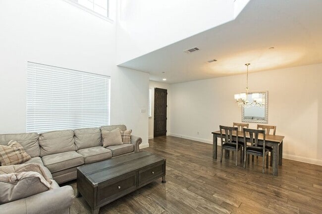 Building Photo - 3116 Gaylord Dr