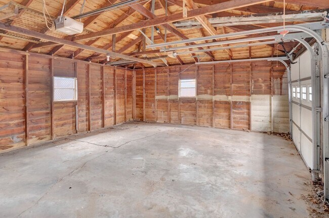 Building Photo - Charming 2-Bedroom Home with Bonus Space & Fenced Yard – Just Off Prospect Ave!