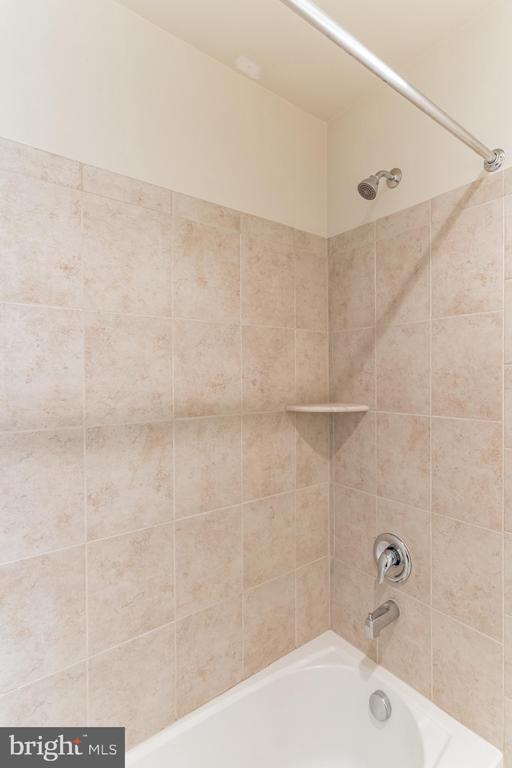 Building Photo - 25621 Pleasant Valley Rd