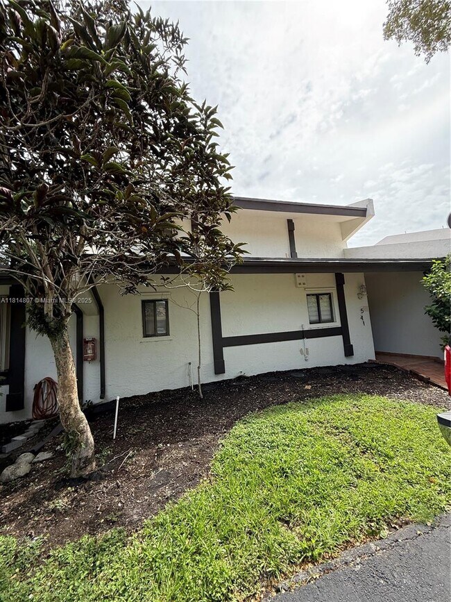 Primary Photo - 541 NE 199th Ln