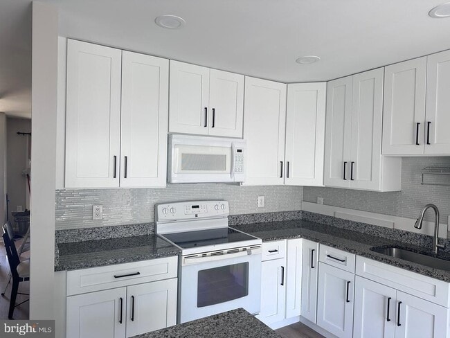 Building Photo - 5432 New London Park Dr
