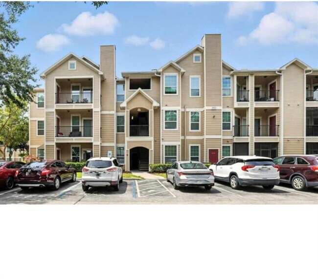 Primary Photo - 1990 Erving Cir