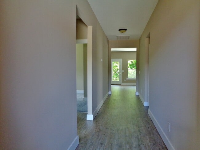 Building Photo - Home for Rent in Tuscaloosa, AL... Available to View Now!!!