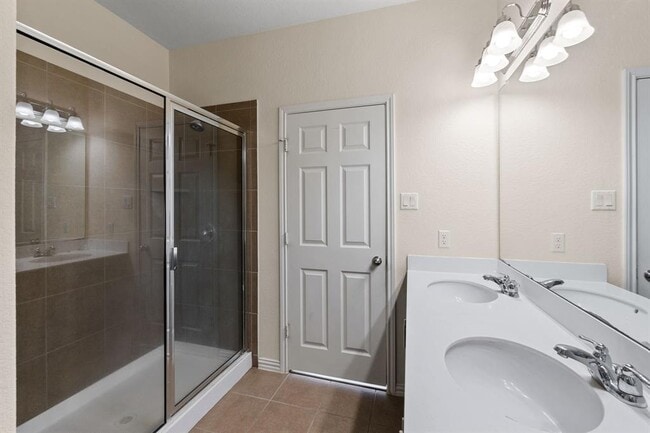 Building Photo - 20017 Ploughshores Ln