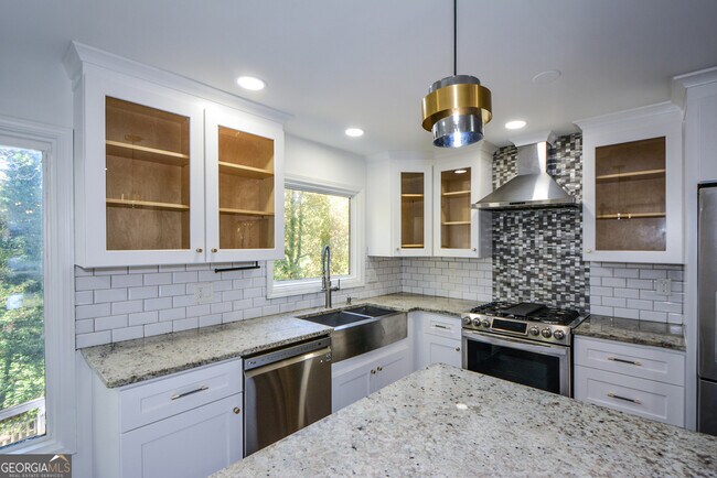 Building Photo - 2704 Margaret Mitchell Dr NW