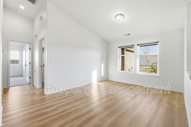 Building Photo - 6218 Ochoco Ln