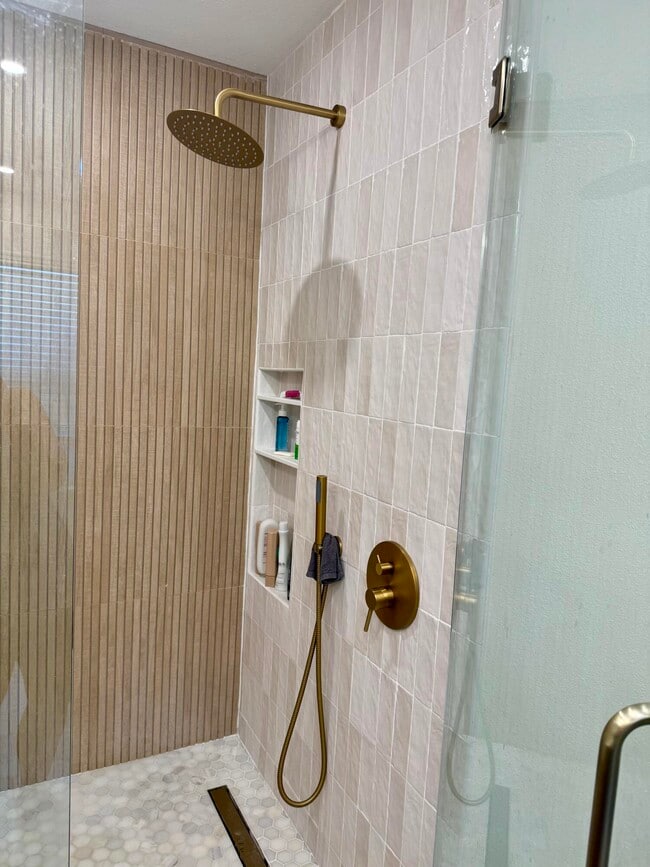 Building Photo - 350 Sailfish Dr