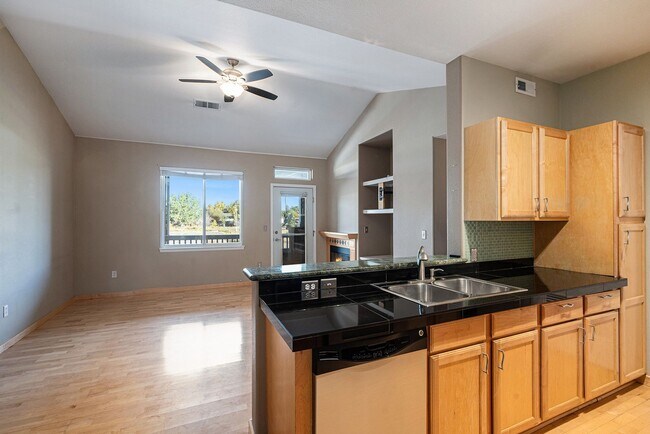 Building Photo - 3-Bedroom Condo Available Immediately