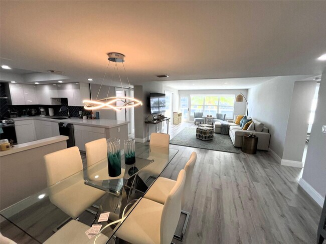 Building Photo - 3500 Galt Ocean Dr