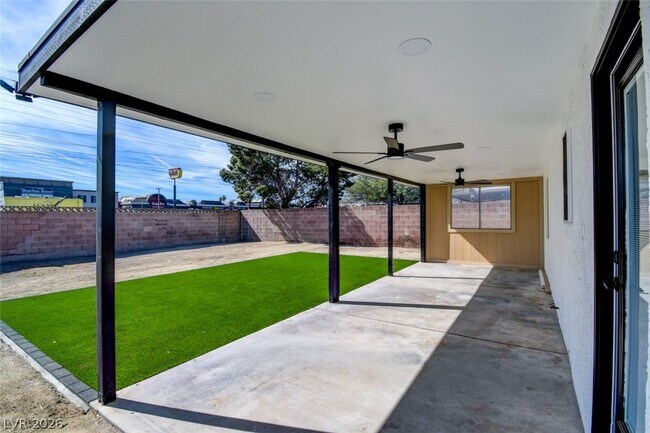 Building Photo - 4401 Vía Torino