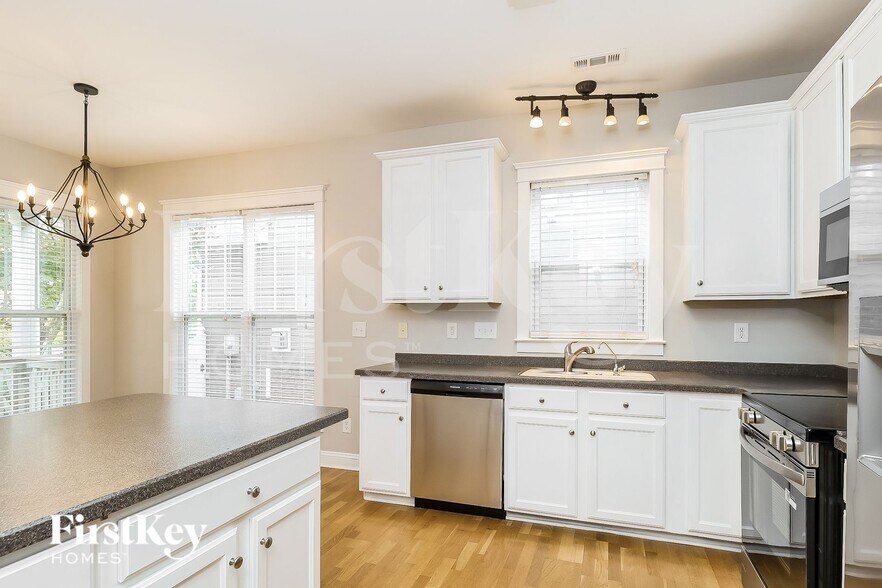 Building Photo - 13224 Kennerly Dr