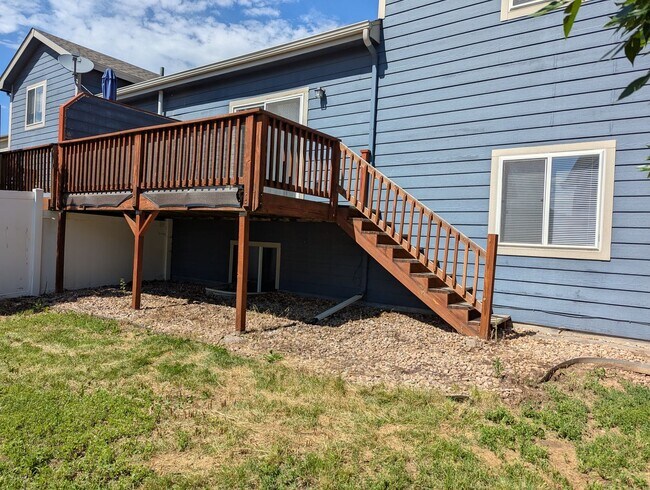 Building Photo - AWESOME 3-BDRM, 3-BATH, 4-LEVEL HOME AVAILABLE FOR IMMEDIATE OCCUPANCY IN