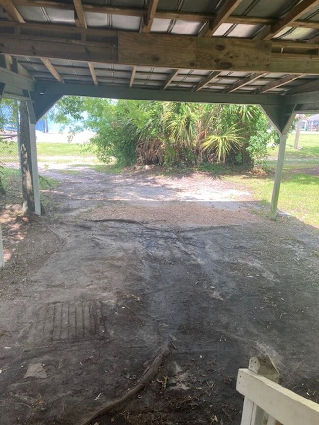 Building Photo - Gulfport 2 Bedroom