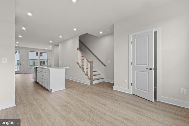 Building Photo - 8875 Curie St