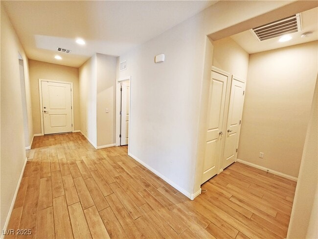 Building Photo - 5375 E La Campana Dr