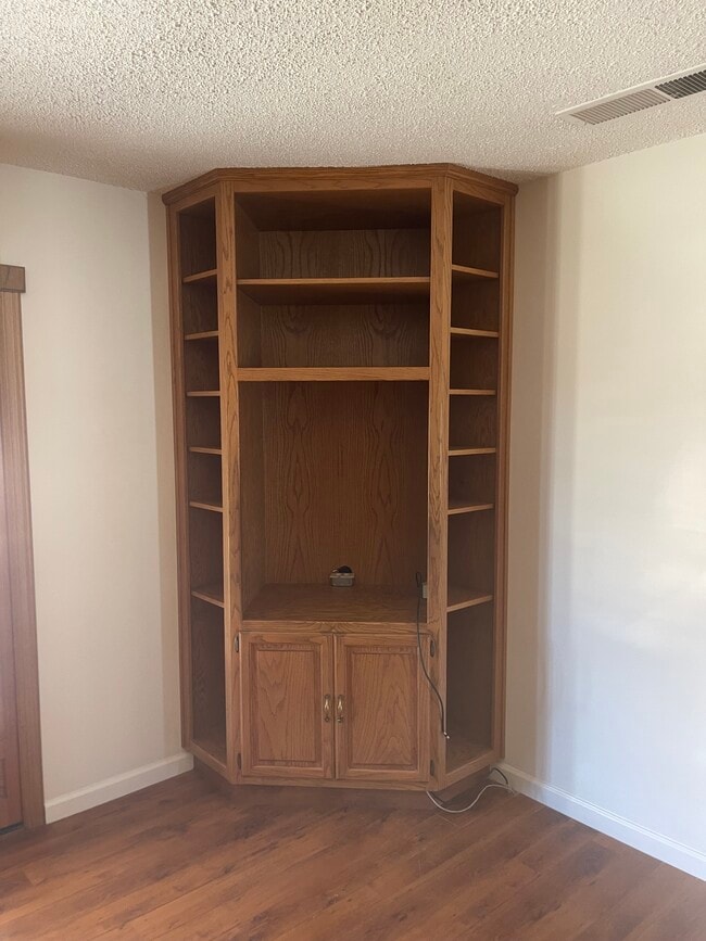 Building Photo - 1309 Cardinal St