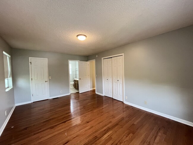 Building Photo - Charming Cul-de-Sac Home with Porch Swing ...