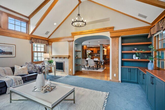 Building Photo - 5160 N Kent Ave