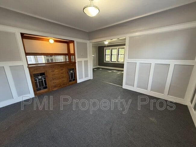 Building Photo - 4043 N 24th Pl