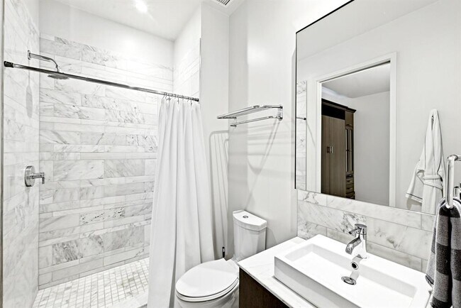 Building Photo - 210 Lavaca St
