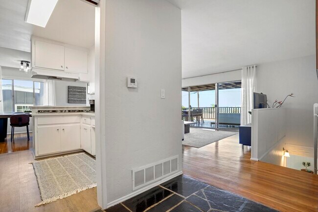 Building Photo - 3640 Princeton Ave