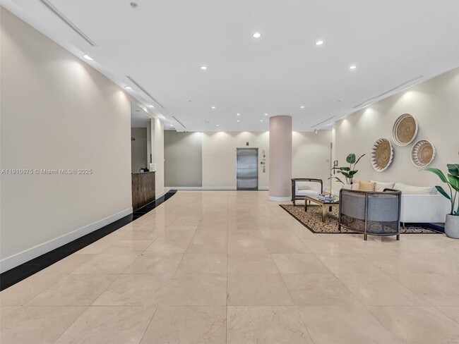 Building Photo - 2200 NE 4th Ave