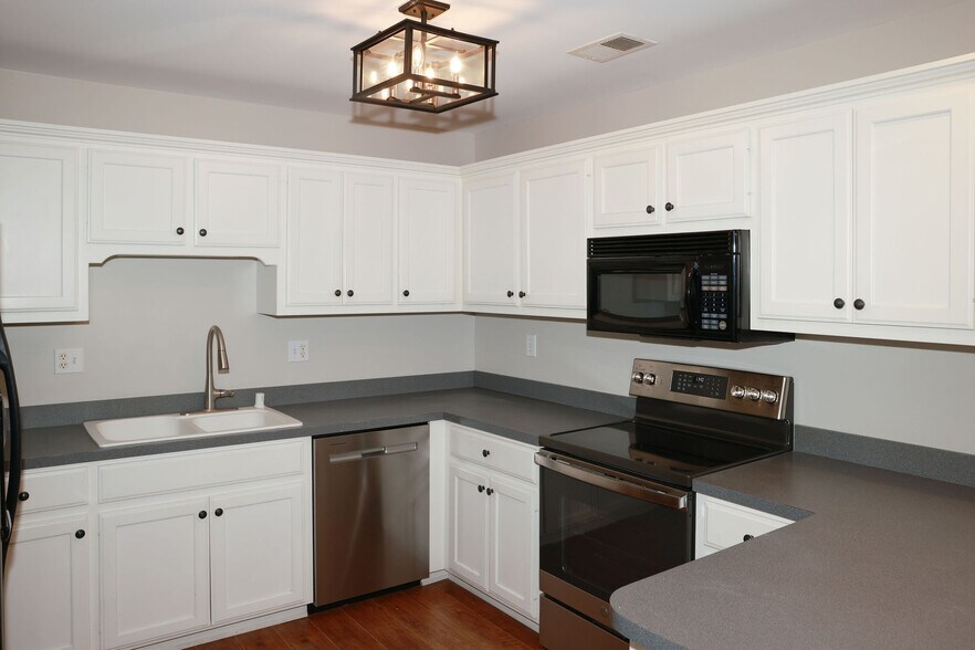 Building Photo - 3288 Snaffle Rd