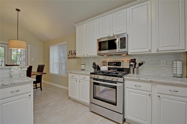 Building Photo - 8604 Neider Dr