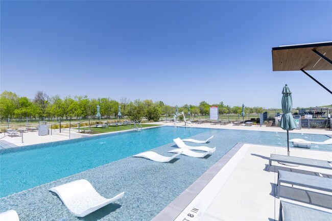 Building Photo - 7701 Donnelley Dr