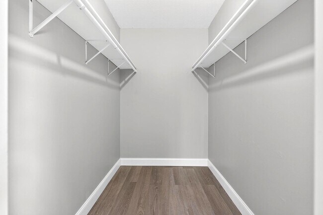Building Photo - 6495 Chasewood Dr