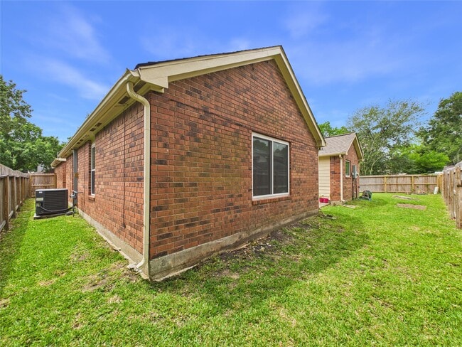 Building Photo - 1210 Berkeley Lake Ln