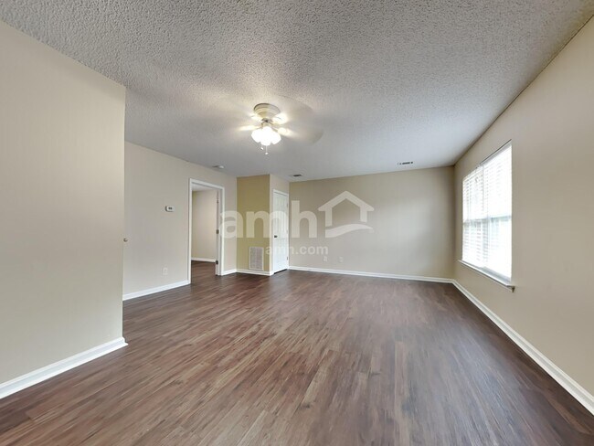 Building Photo - 112 Fox Trace