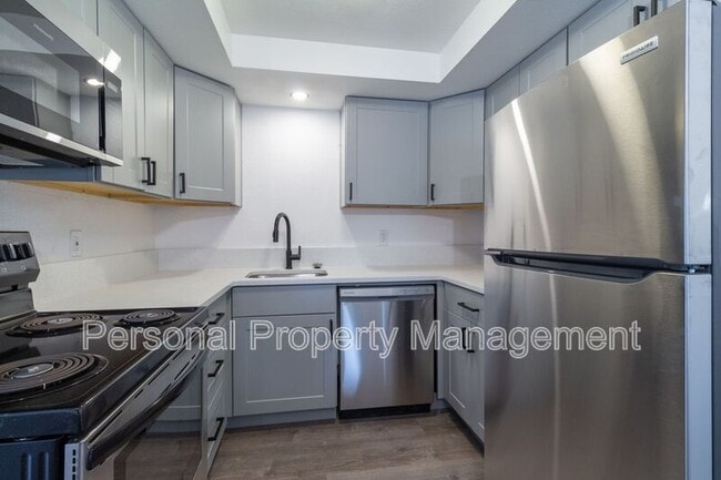 Building Photo - 4325 E 17th St