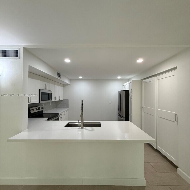 Building Photo - 10672 SW 79th Terrace