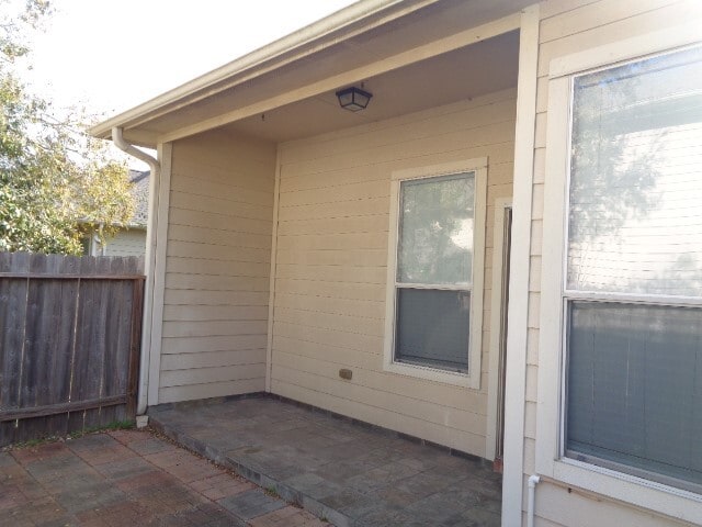 Building Photo - 919 Sweet Pine Dr