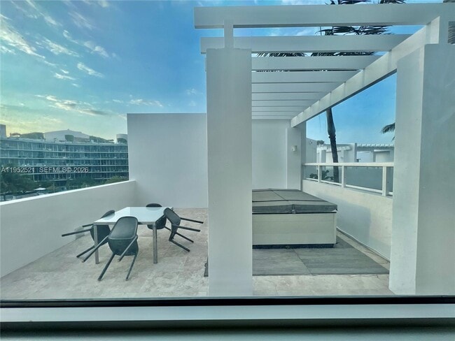 Building Photo - 50 South Pointe Dr