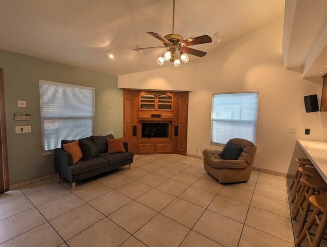 Building Photo - 9041 Emperor Ave