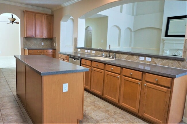 Building Photo - 8123 Buffalo Springs Ct