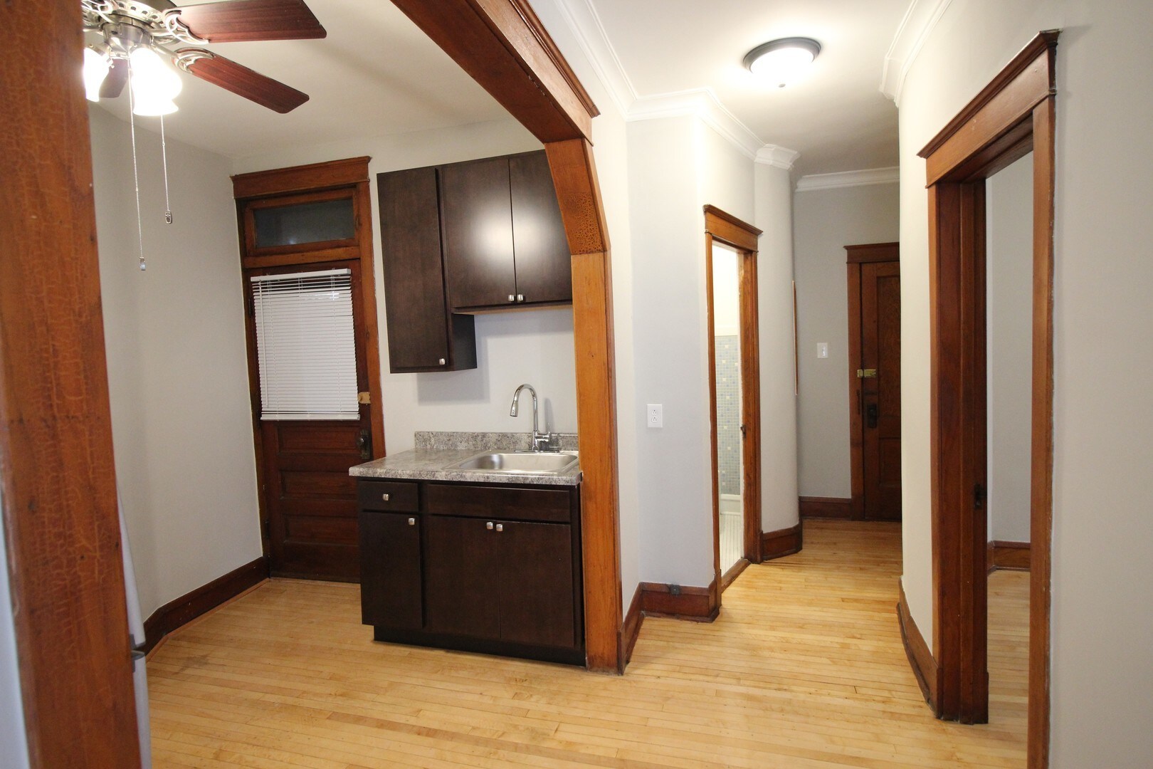 Building Photo - 2657 N Harding Ave