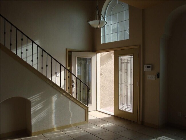 Building Photo - 3808 Tierra Allen Pl