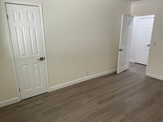 Building Photo - 3536 West Ave