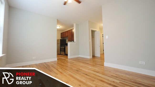 Building Photo - 3941 N Janssen Ave