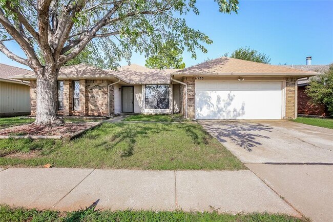 Primary Photo - 11233 Cimarron Dr