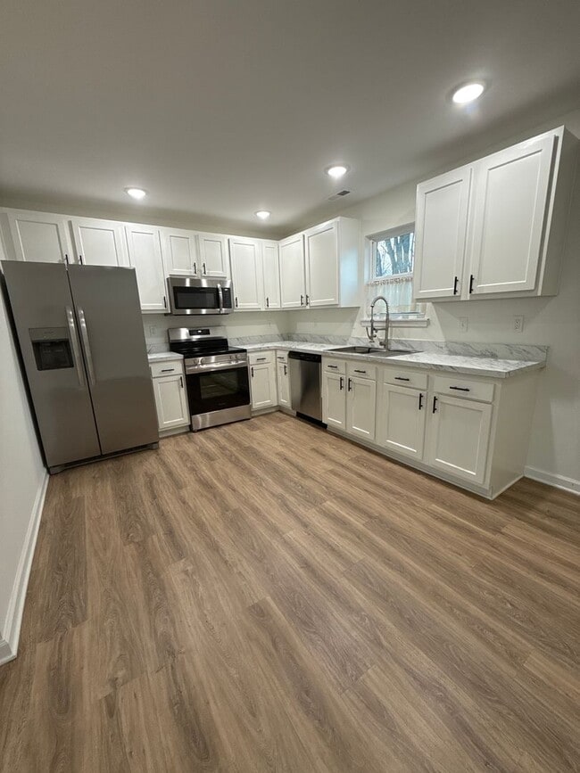 Building Photo - Beautiful ranch home