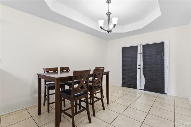 Building Photo - 14 Blanco River St